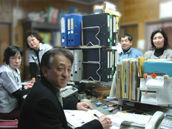 �r�N�^�[�̃X�^�b�t�̎ʐ^